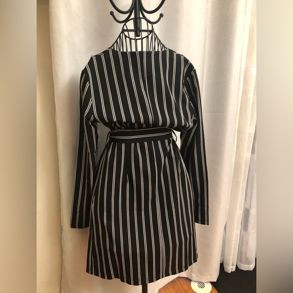 Chic Blazer Dress - Picture 2 of 2